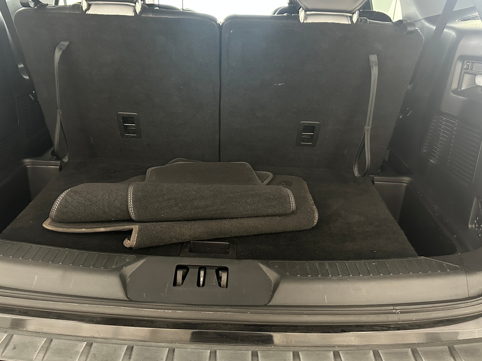 Thumbnail: 2021 Ford Explorer - 6