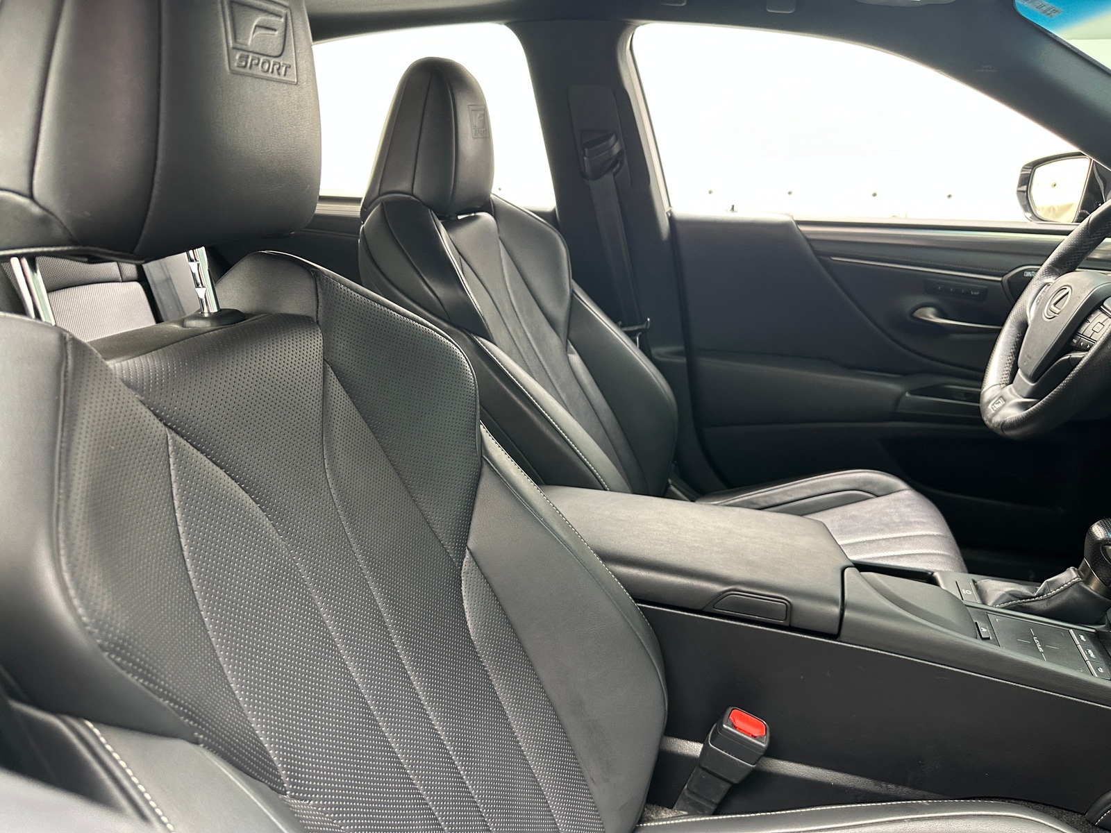 Thumbnail: 2019 Lexus ES - 2
