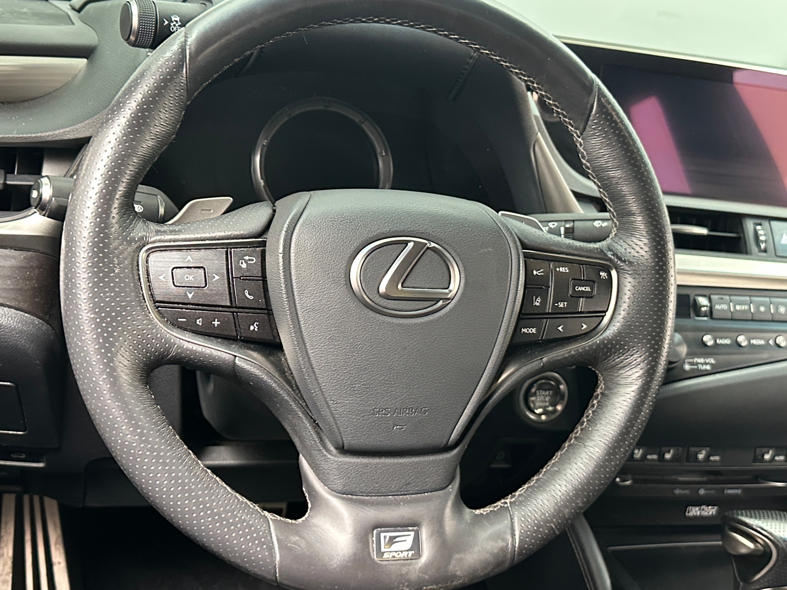 Thumbnail: 2019 Lexus ES - 5
