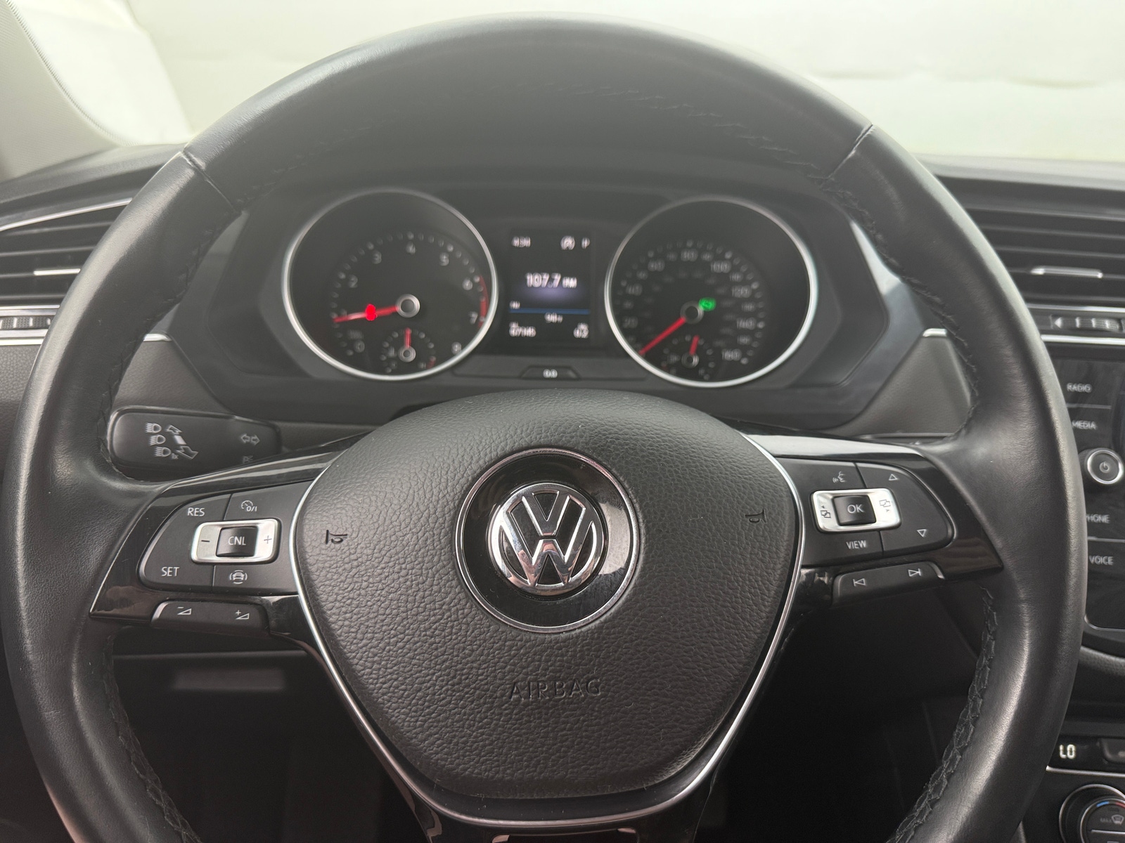Thumbnail: 2019 Volkswagen Tiguan - 4
