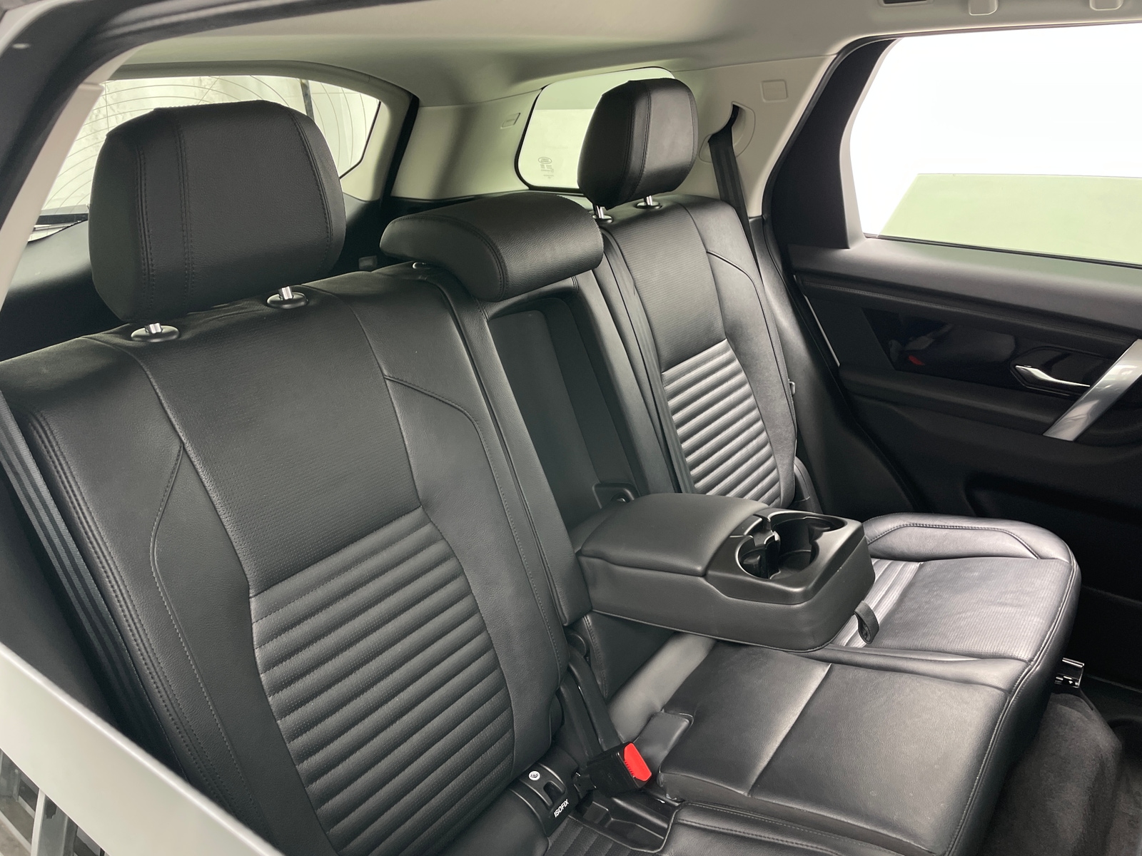 Thumbnail: 2022 Land Rover Discovery Sport - 5