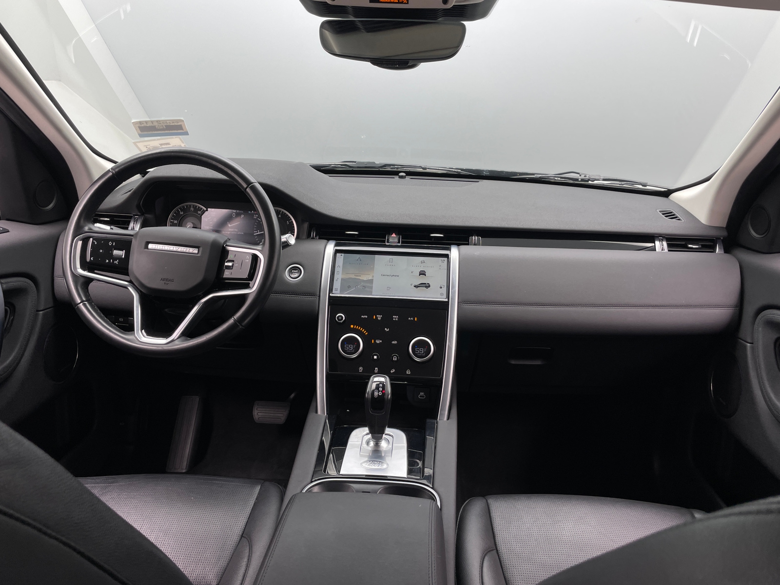 Thumbnail: 2022 Land Rover Discovery Sport - 2