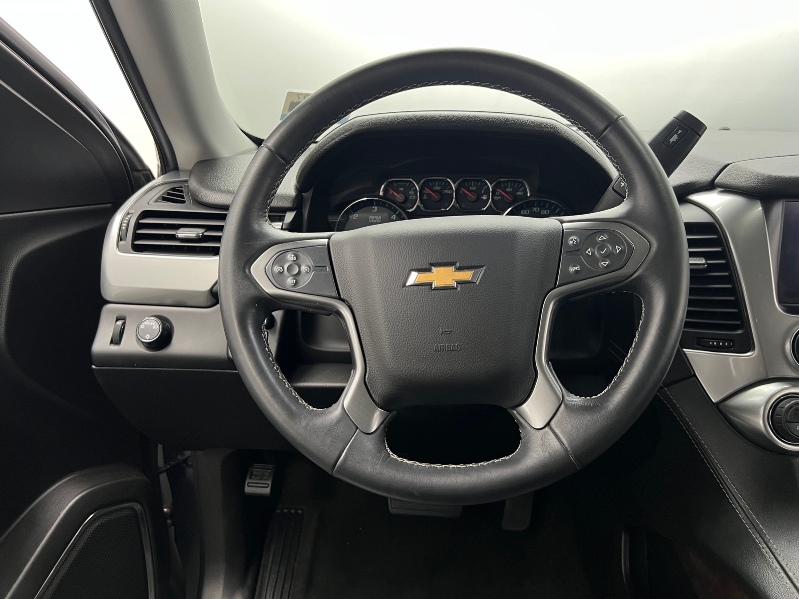 Thumbnail: 2017 Chevrolet Tahoe - 5