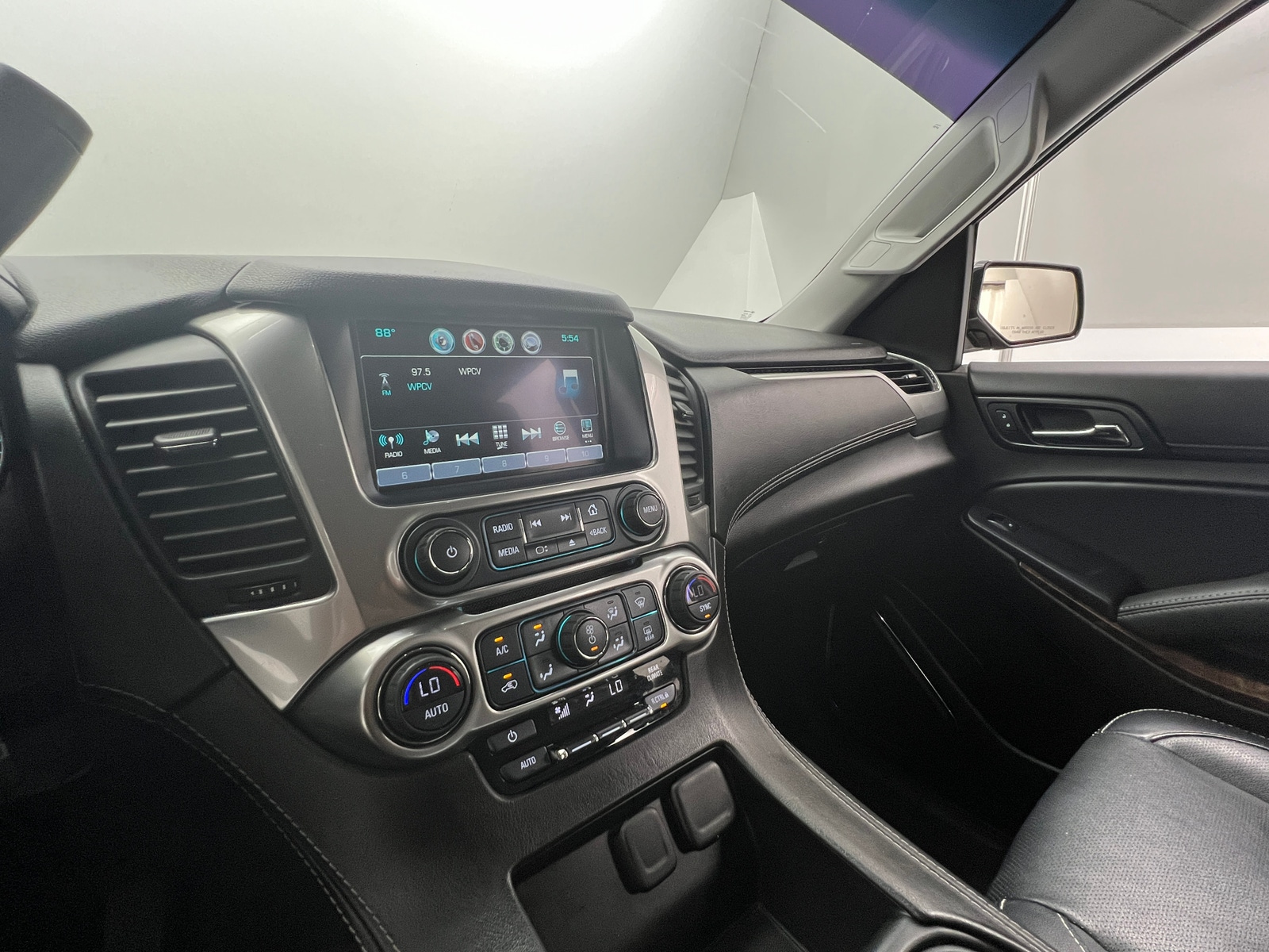 Thumbnail: 2017 Chevrolet Tahoe - 4