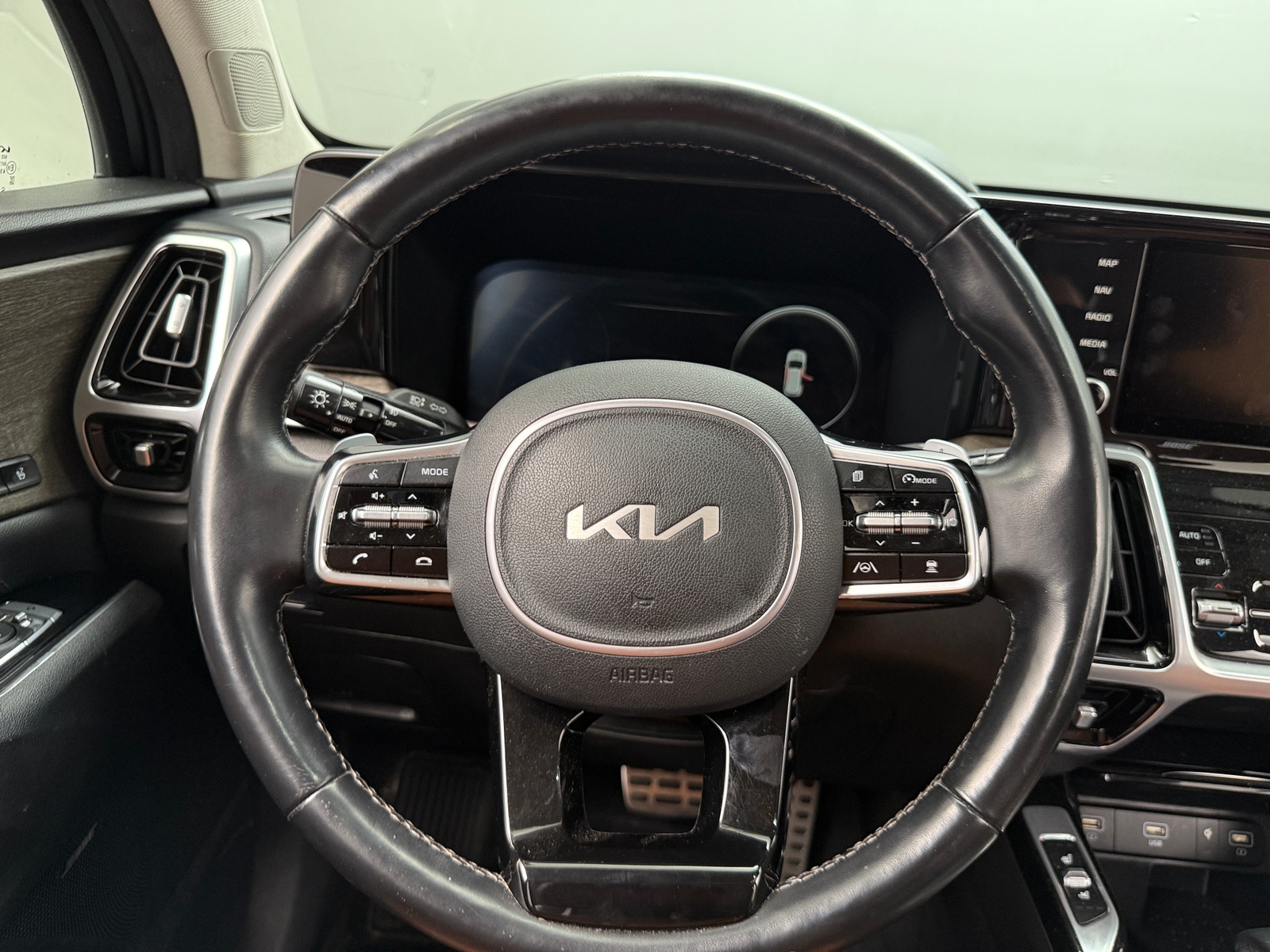 Thumbnail: 2022 Kia Sorento - 4