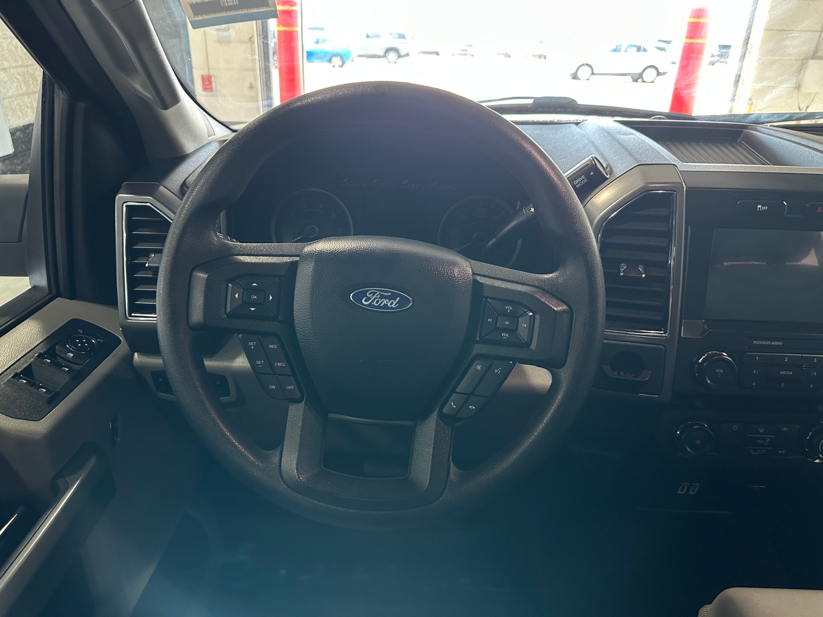 Thumbnail: 2019 Ford Econoline - 5