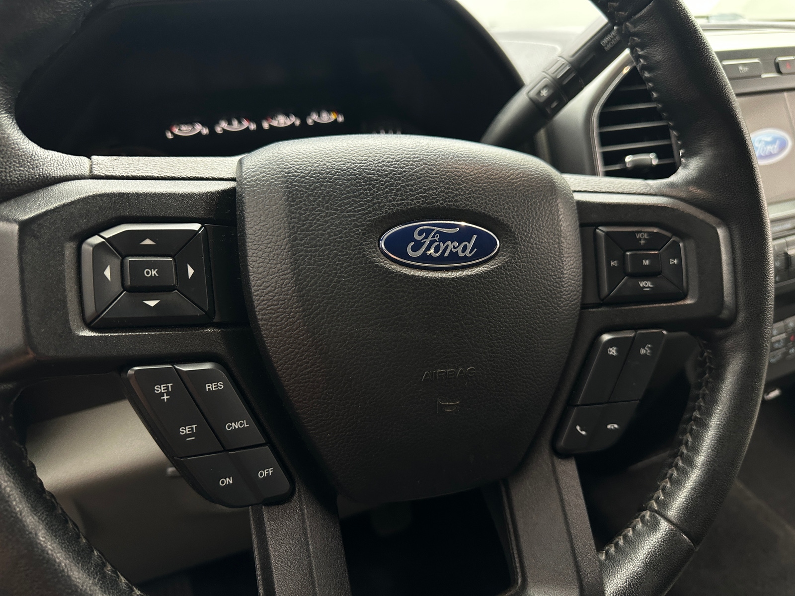 Thumbnail: 2019 Ford Econoline - 5