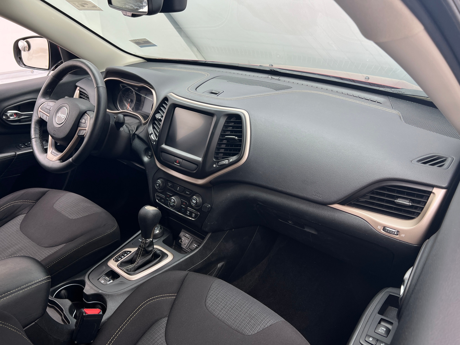 Thumbnail: 2016 Jeep Cherokee - 3