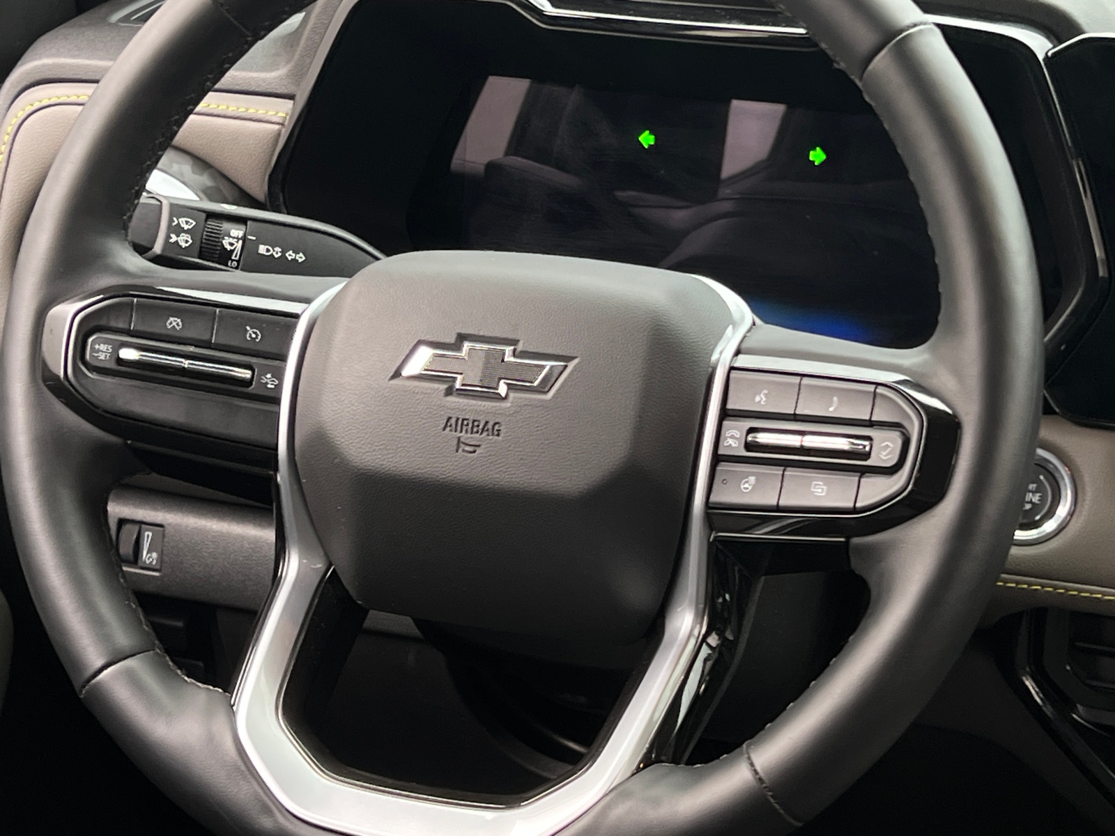 Thumbnail: 2023 Chevrolet Colorado - 4