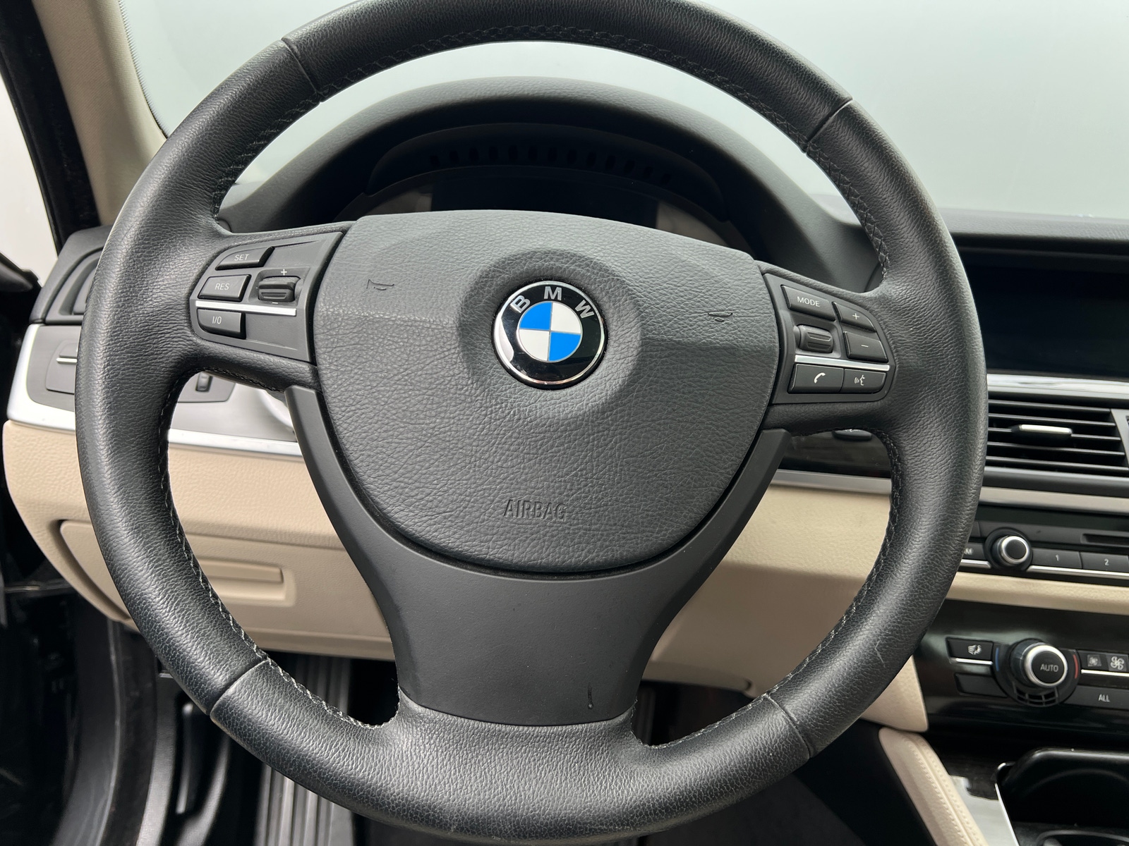 Thumbnail: 2012 BMW 5 Series - 4