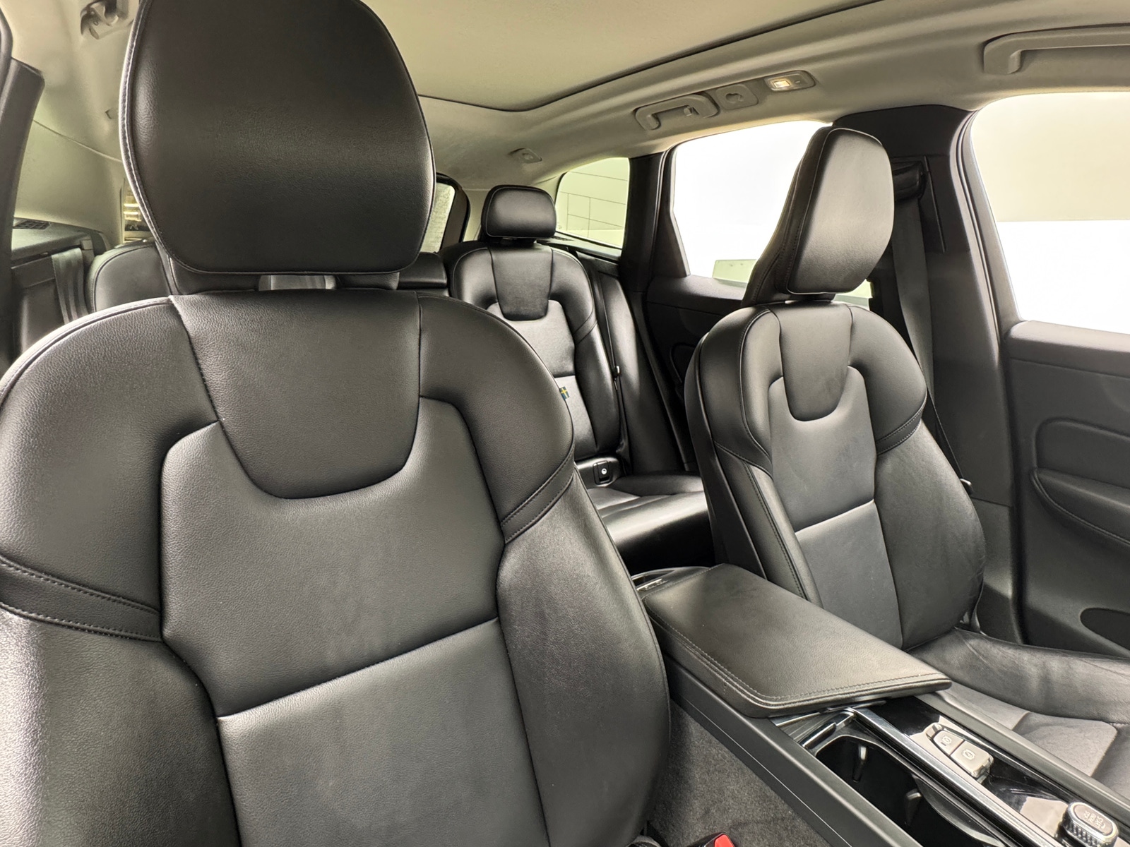 Thumbnail: 2023 Volvo XC60 - 2