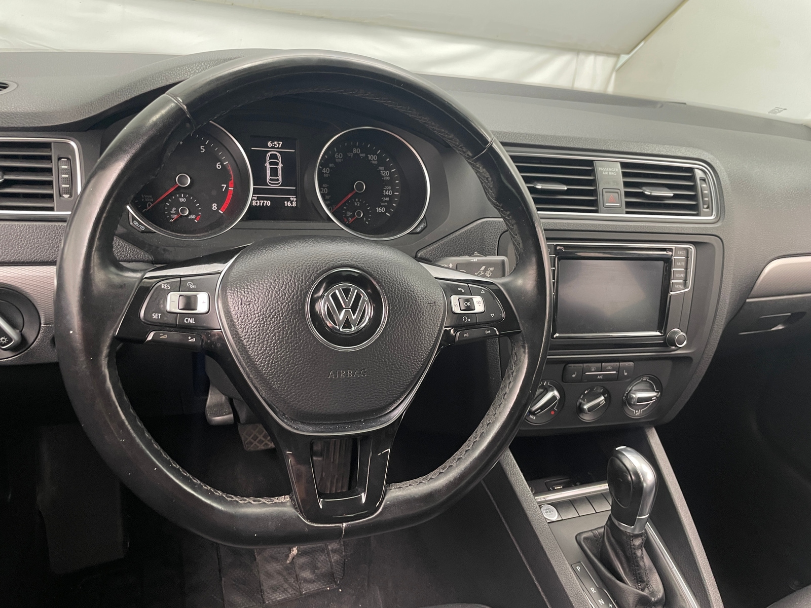 Thumbnail: 2017 Volkswagen Jetta - 4