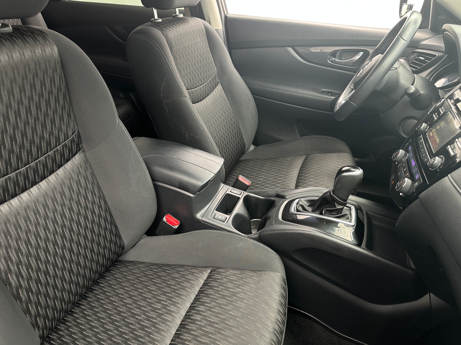 Thumbnail: 2017 Nissan Rogue - 2