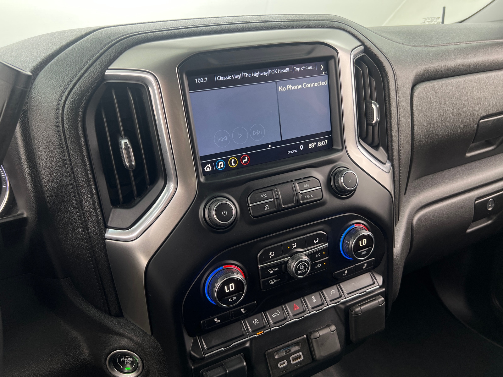 Thumbnail: 2019 Chevrolet Silverado 1500 - 4
