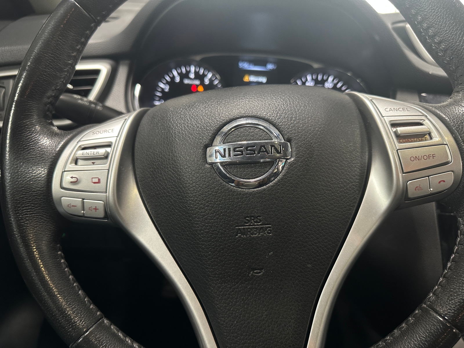 Thumbnail: 2016 Nissan Rogue - 4