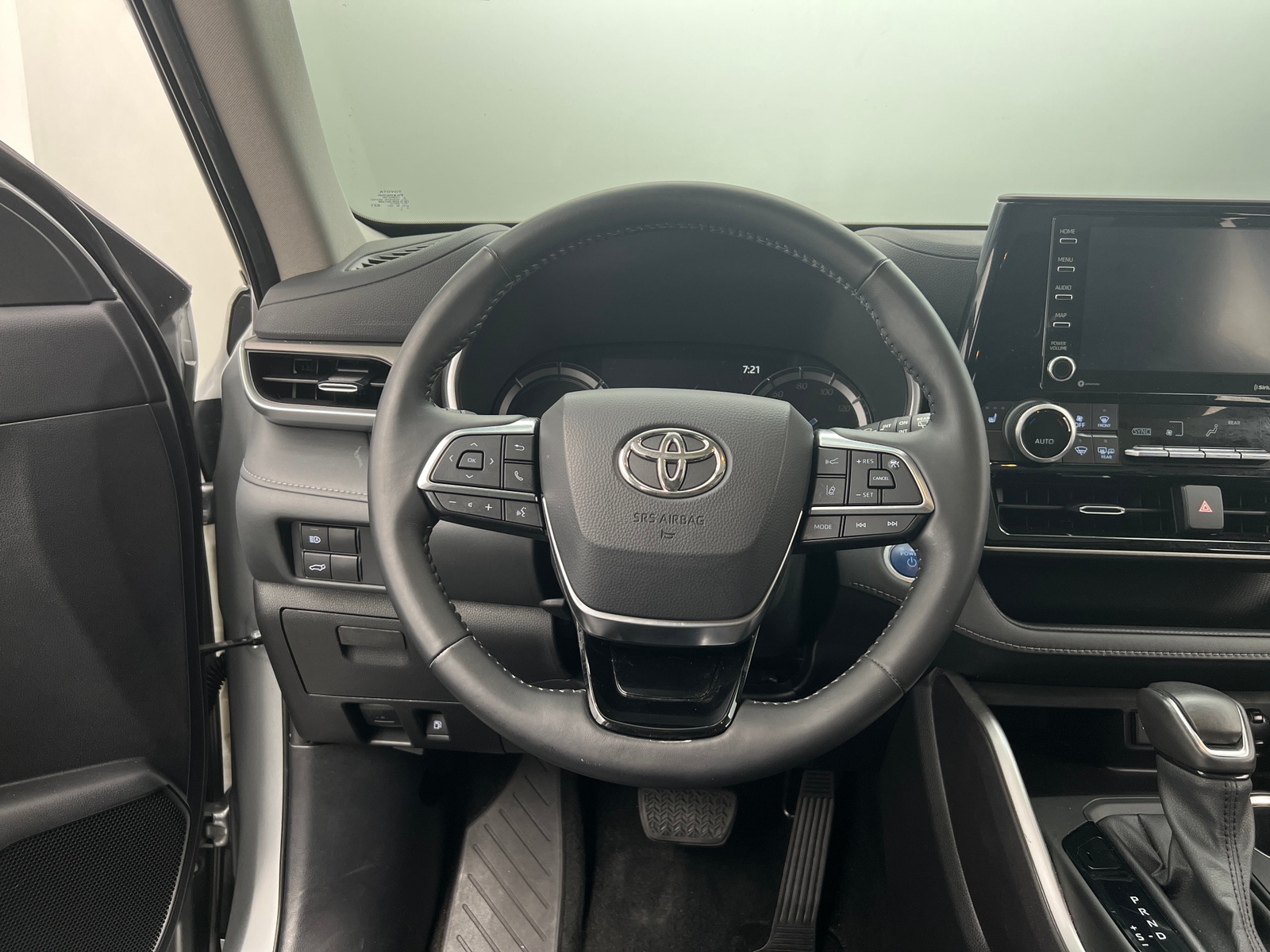 Thumbnail: 2021 Toyota Highlander - 4