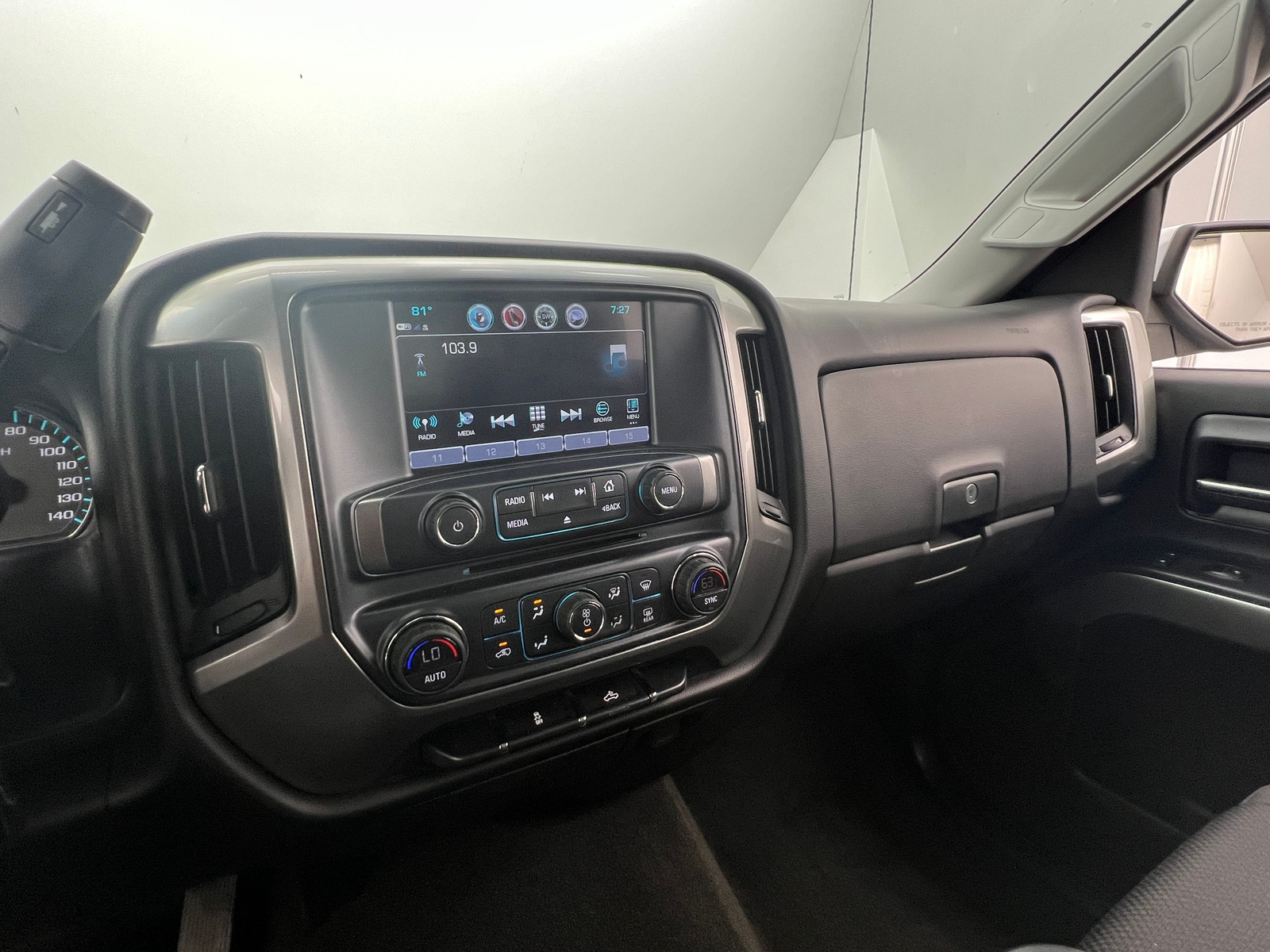 Thumbnail: 2018 Chevrolet Silverado 1500 - 4