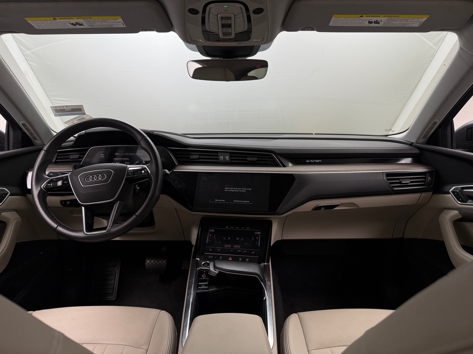 Thumbnail: 2022 Audi e-tron S - 2