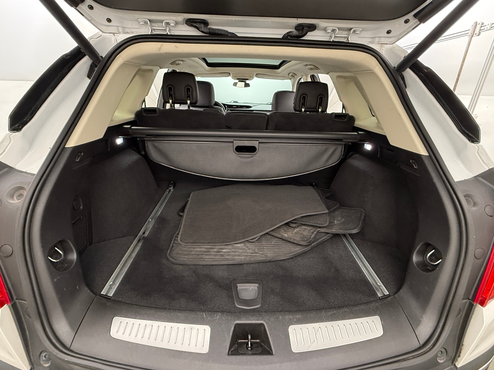 Thumbnail: 2018 Cadillac XT5 - 6