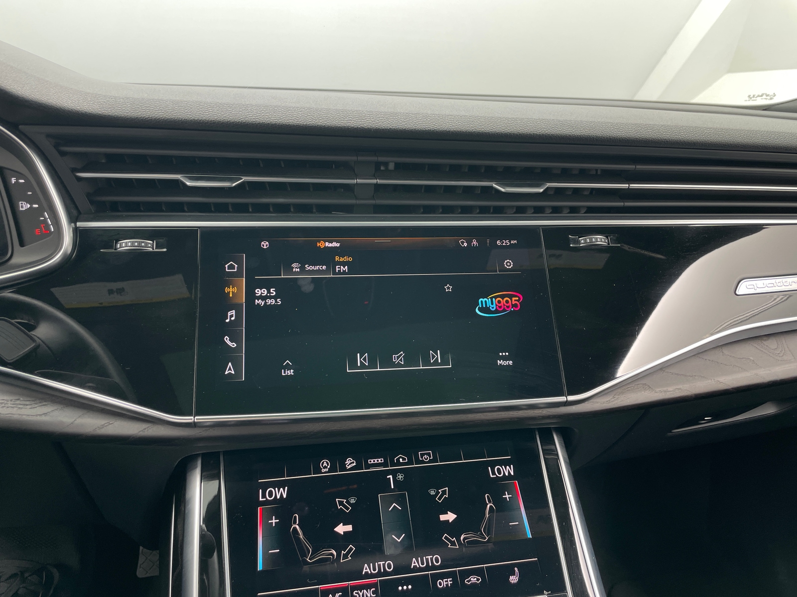 Thumbnail: 2021 Audi Q8 - 3
