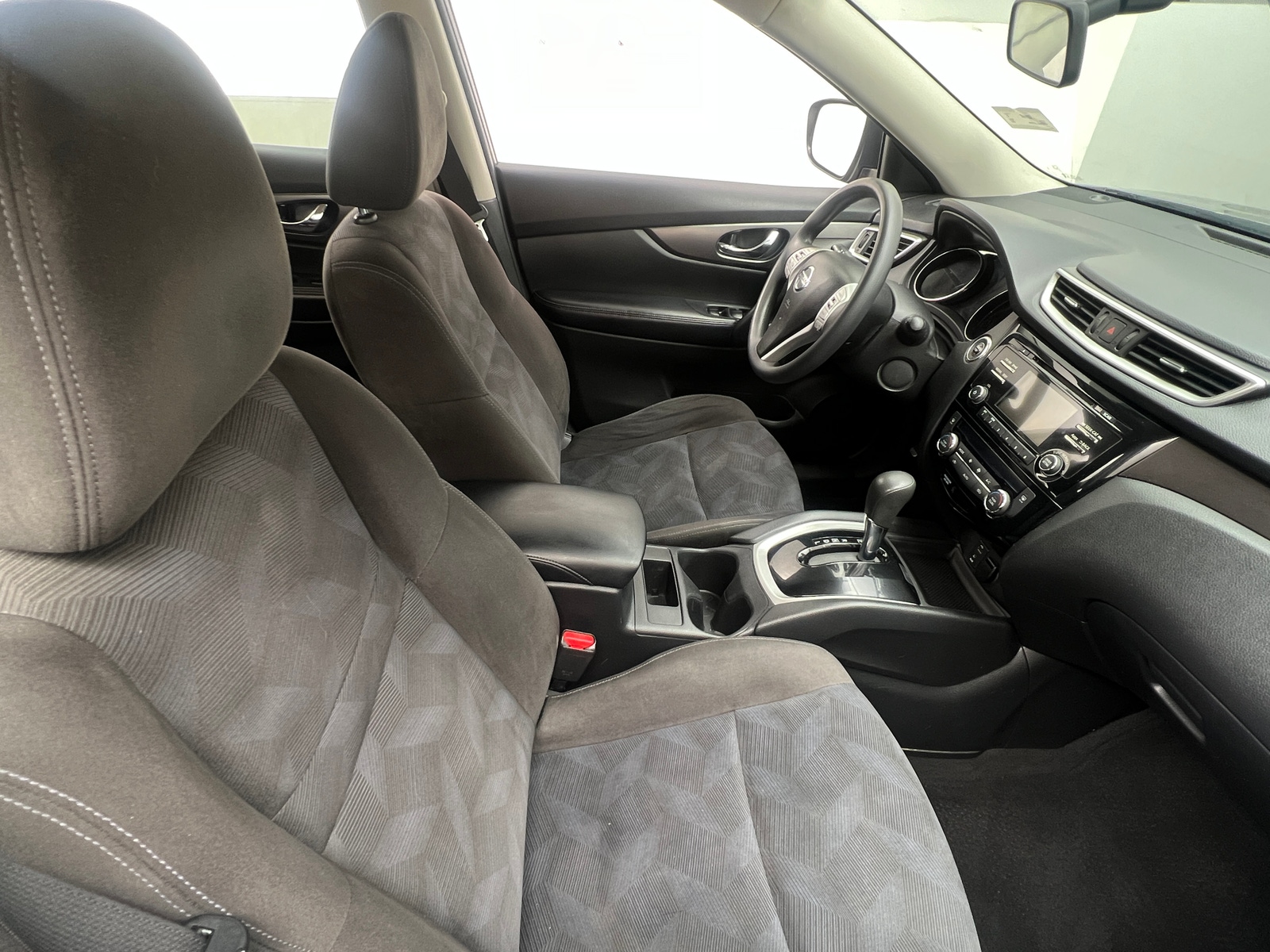 Thumbnail: 2015 Nissan Rogue - 2
