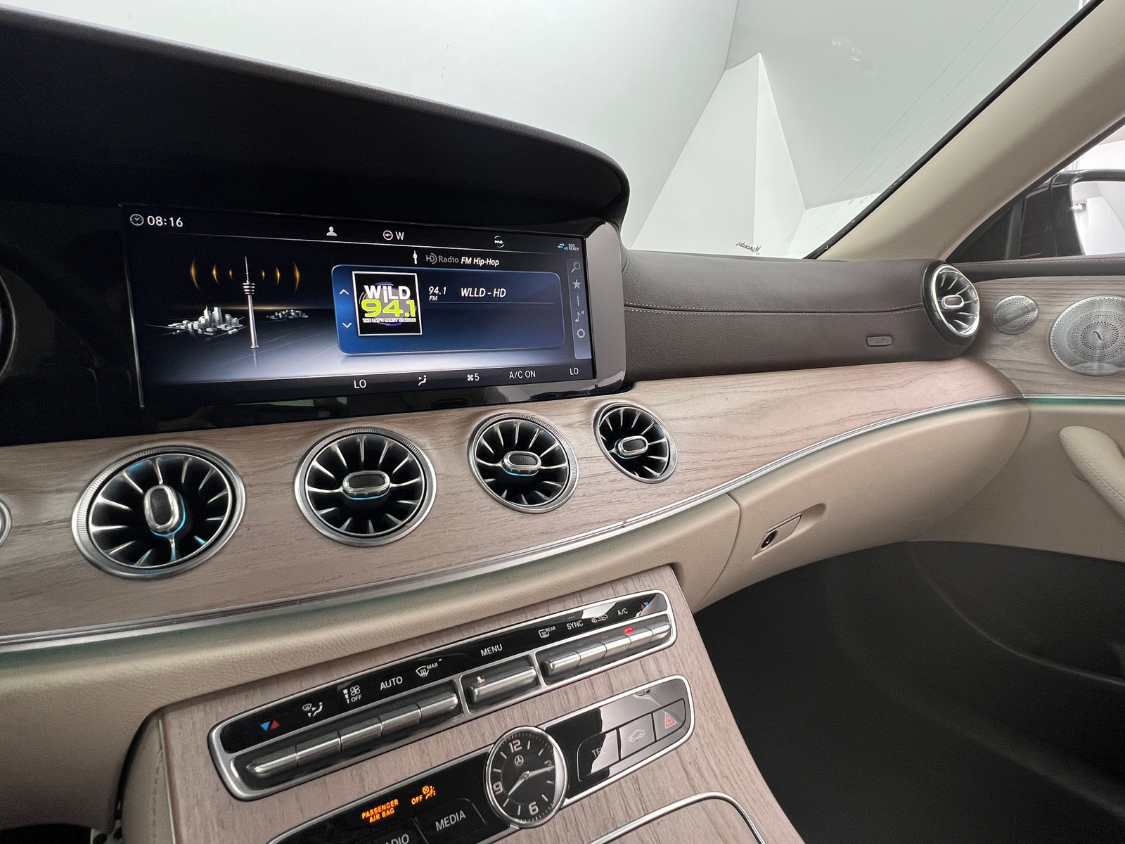 Thumbnail: 2019 Mercedes-Benz E-Class - 3