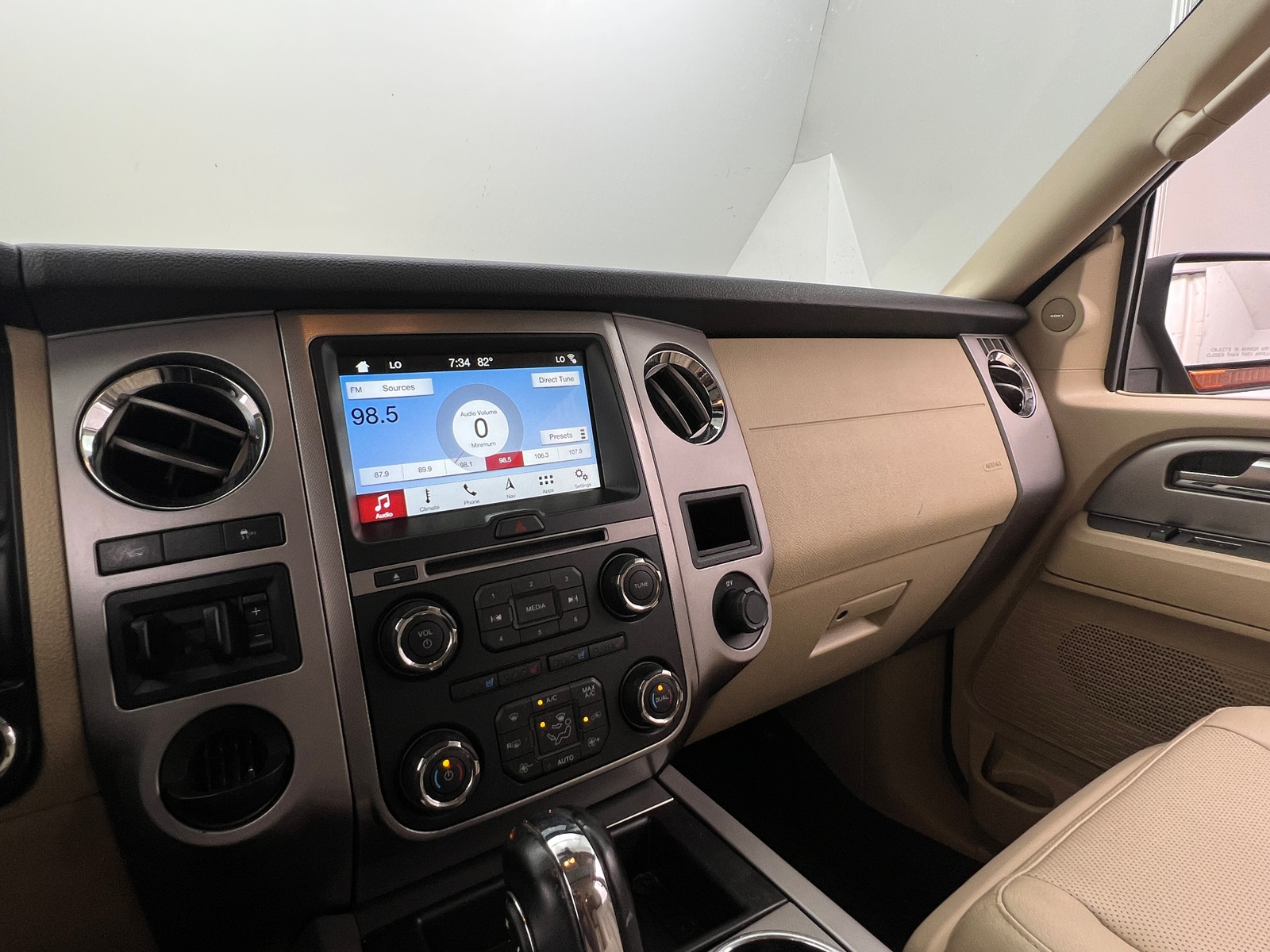 Thumbnail: 2017 Ford Expedition - 3