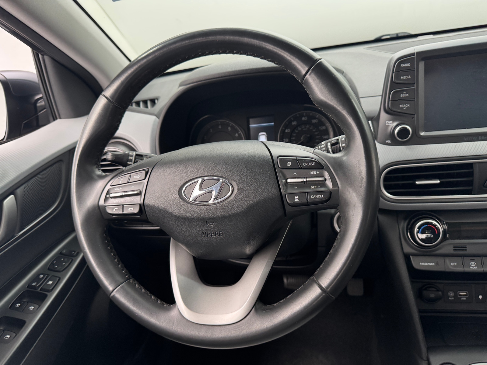 Thumbnail: 2020 Hyundai Kona - 4