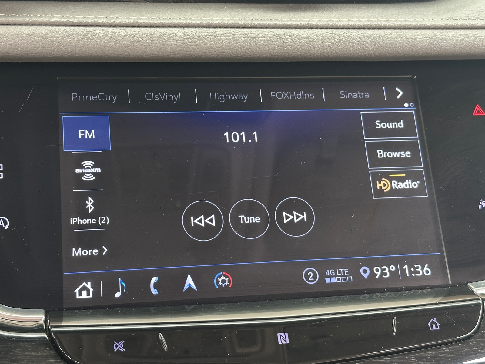 Thumbnail: 2020 Cadillac XT6 - 3