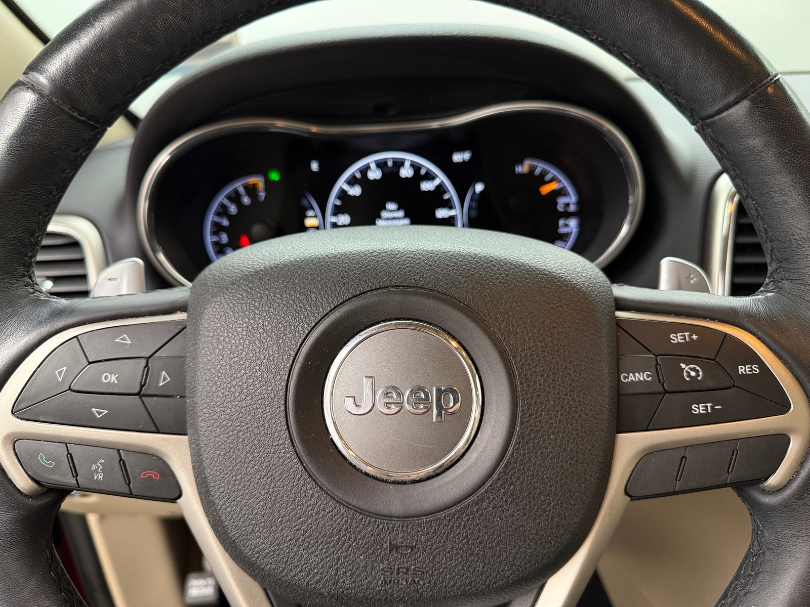 Thumbnail: 2017 Jeep Grand Cherokee - 4