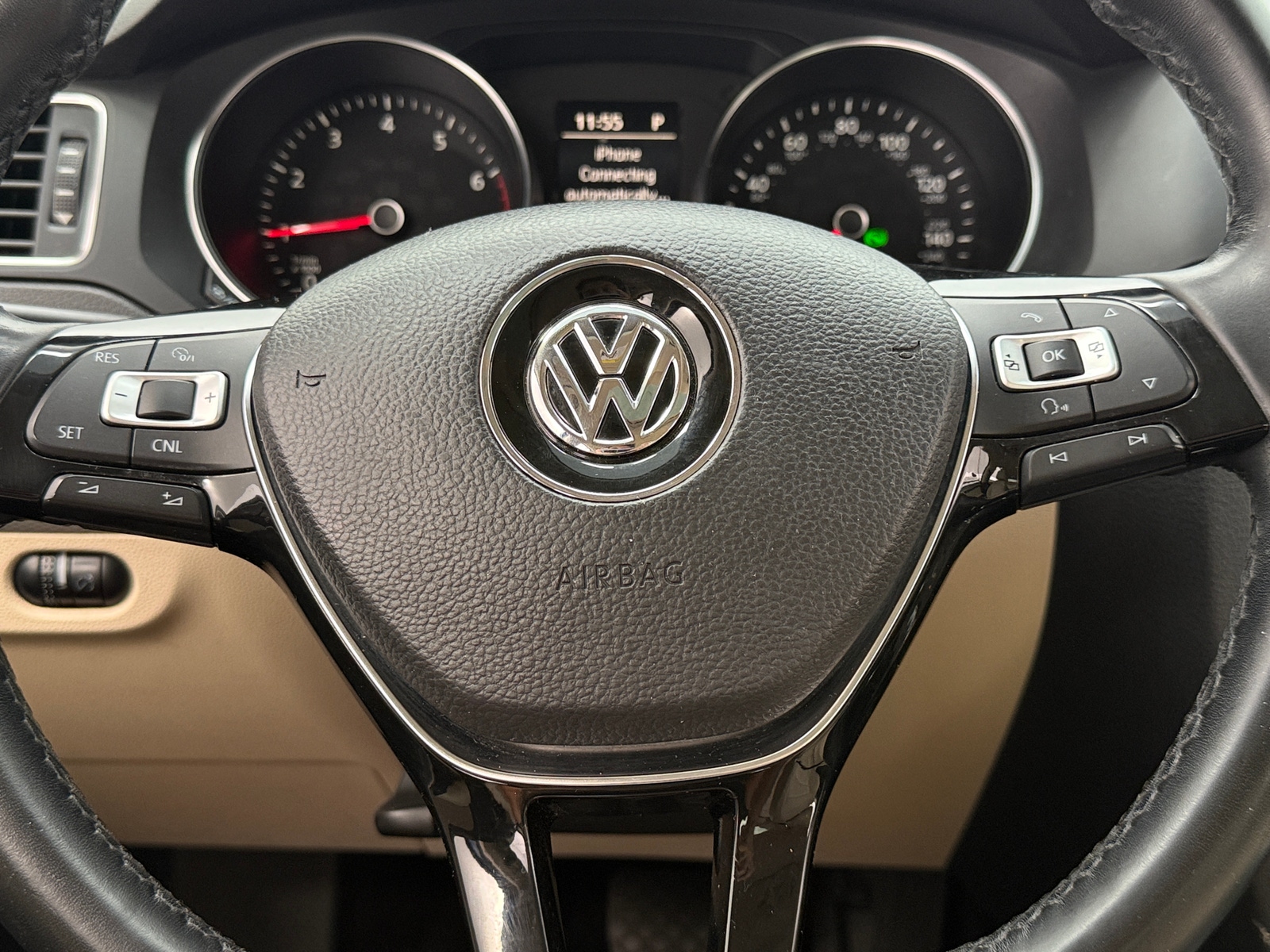 Thumbnail: 2017 Volkswagen Jetta - 4