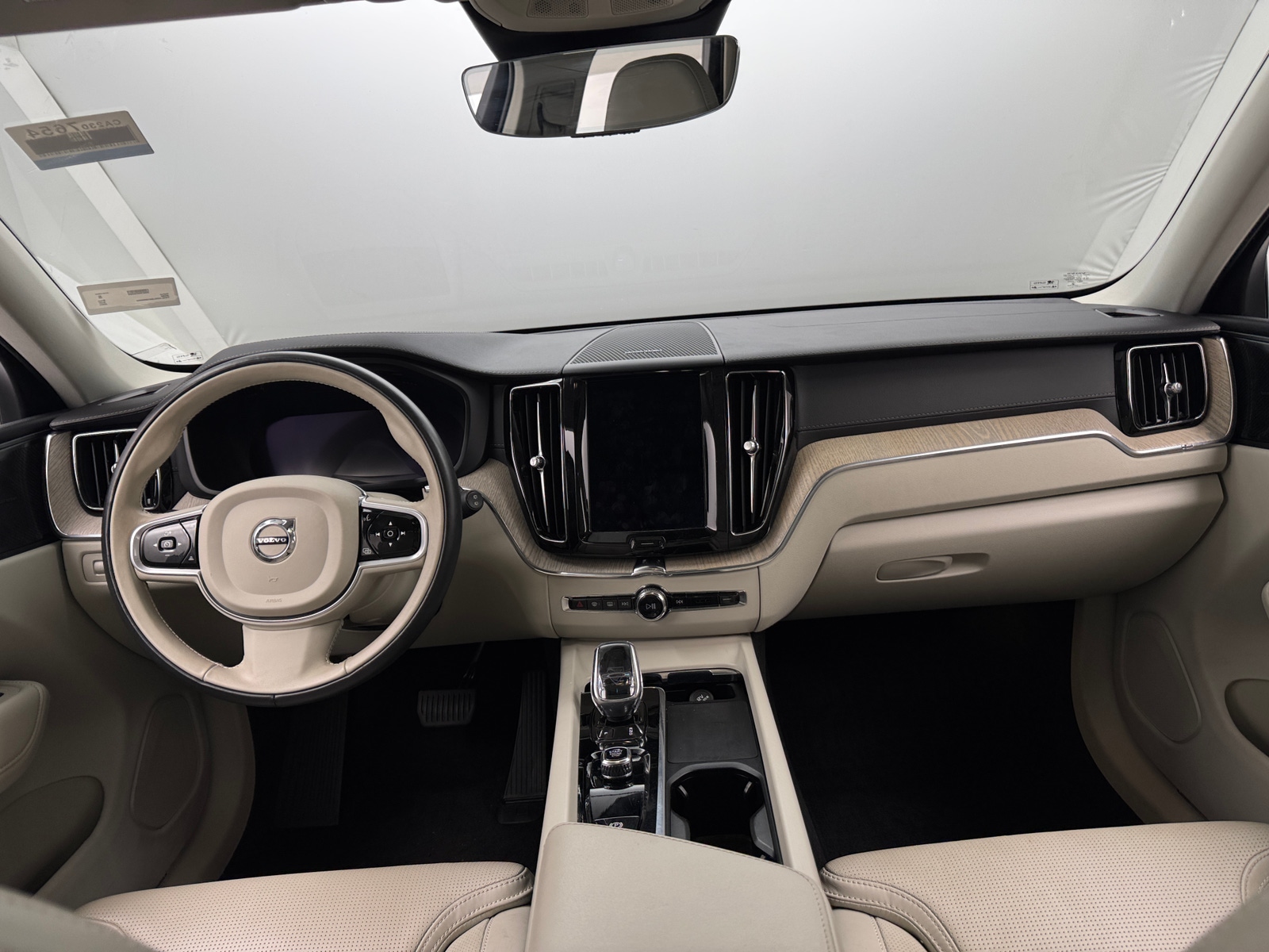 Thumbnail: 2022 Volvo XC60 - 2