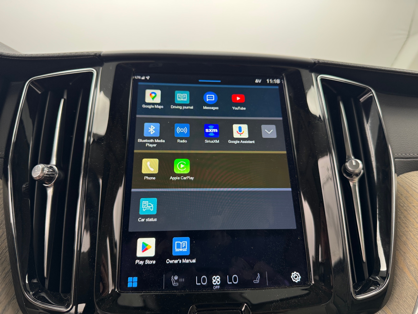 Thumbnail: 2022 Volvo XC60 - 3