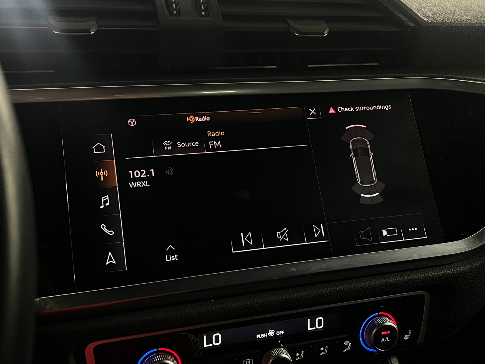Thumbnail: 2022 Audi Q3 - 3