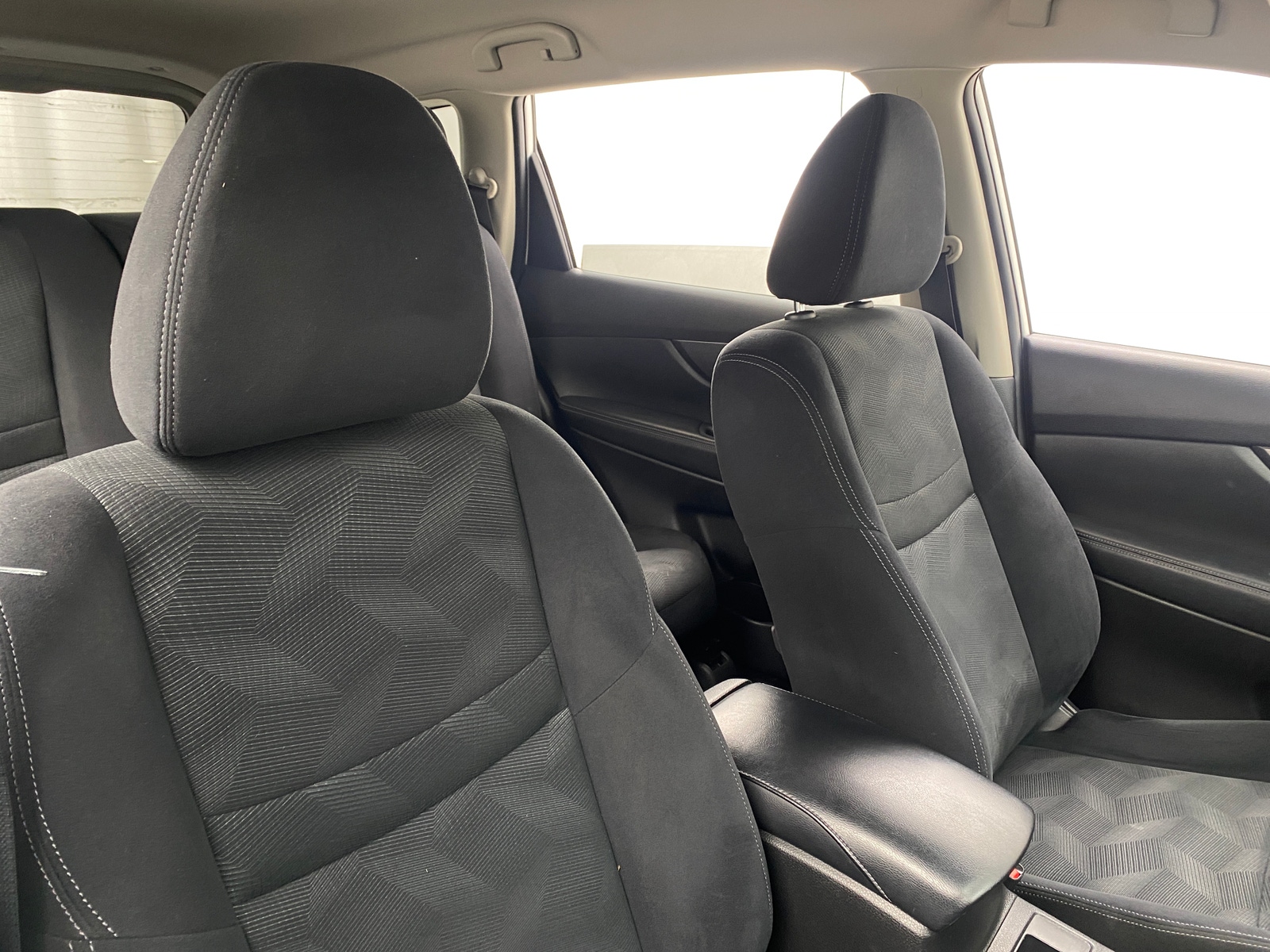 Thumbnail: 2016 Nissan Rogue - 2