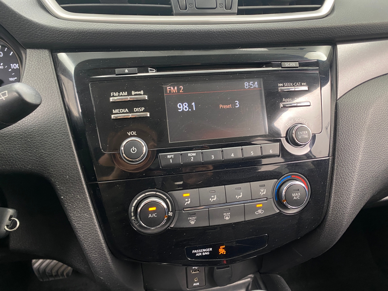 Thumbnail: 2016 Nissan Rogue - 4