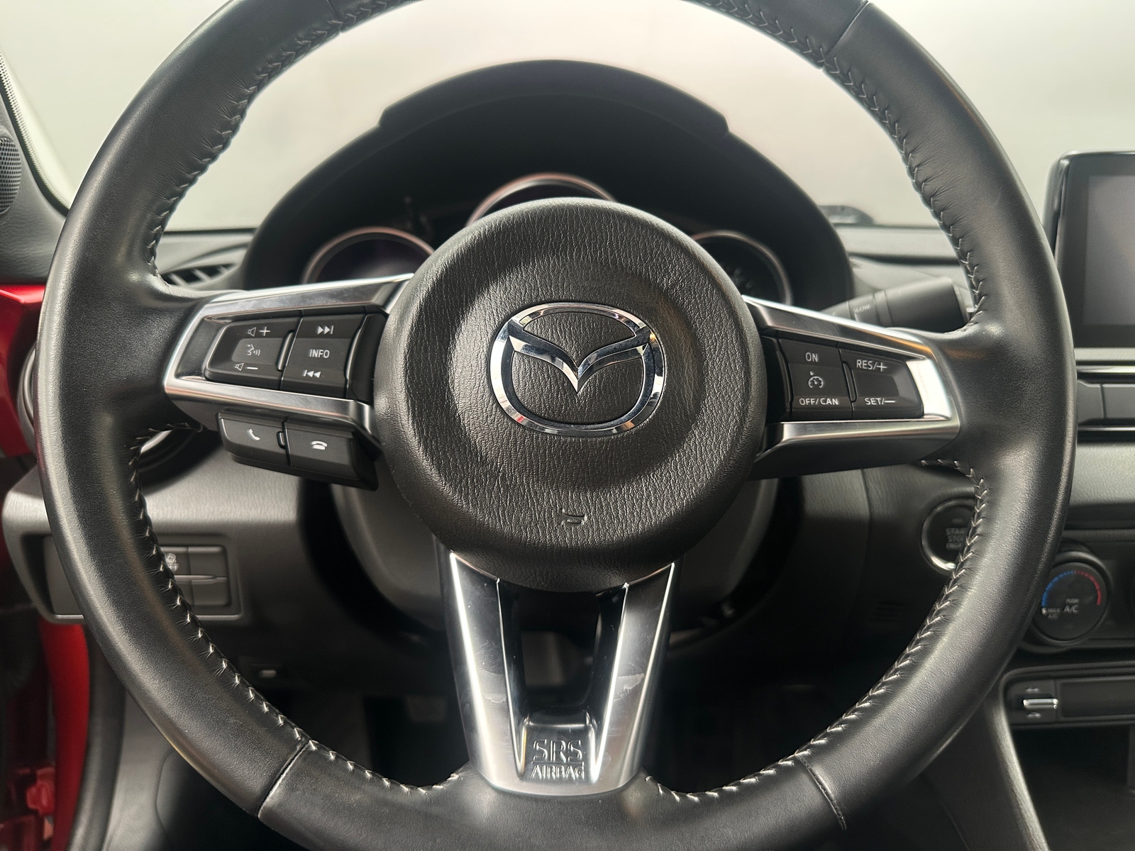Thumbnail: 2020 Mazda MX-5 Miata - 5