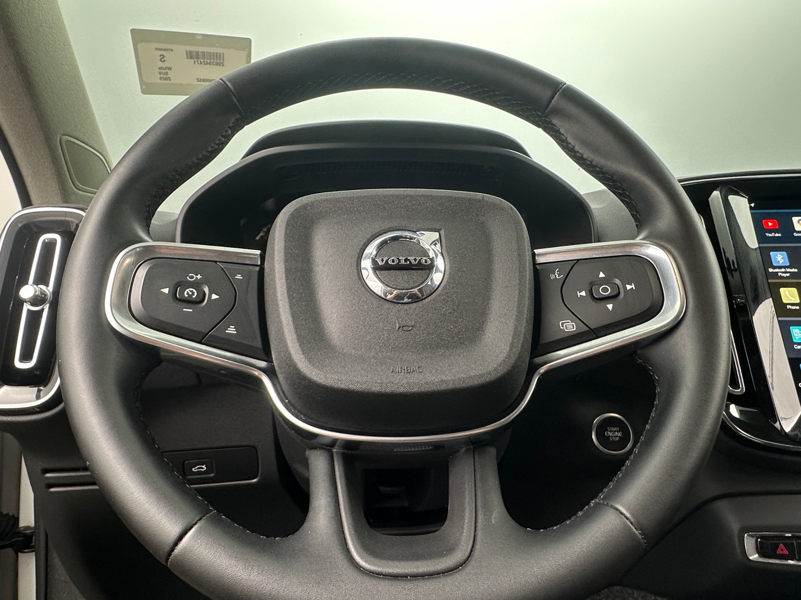 Thumbnail: 2025 Volvo XC40 - 5