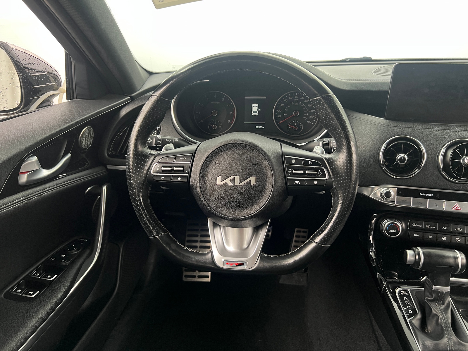 Thumbnail: 2022 Kia Stinger - 4