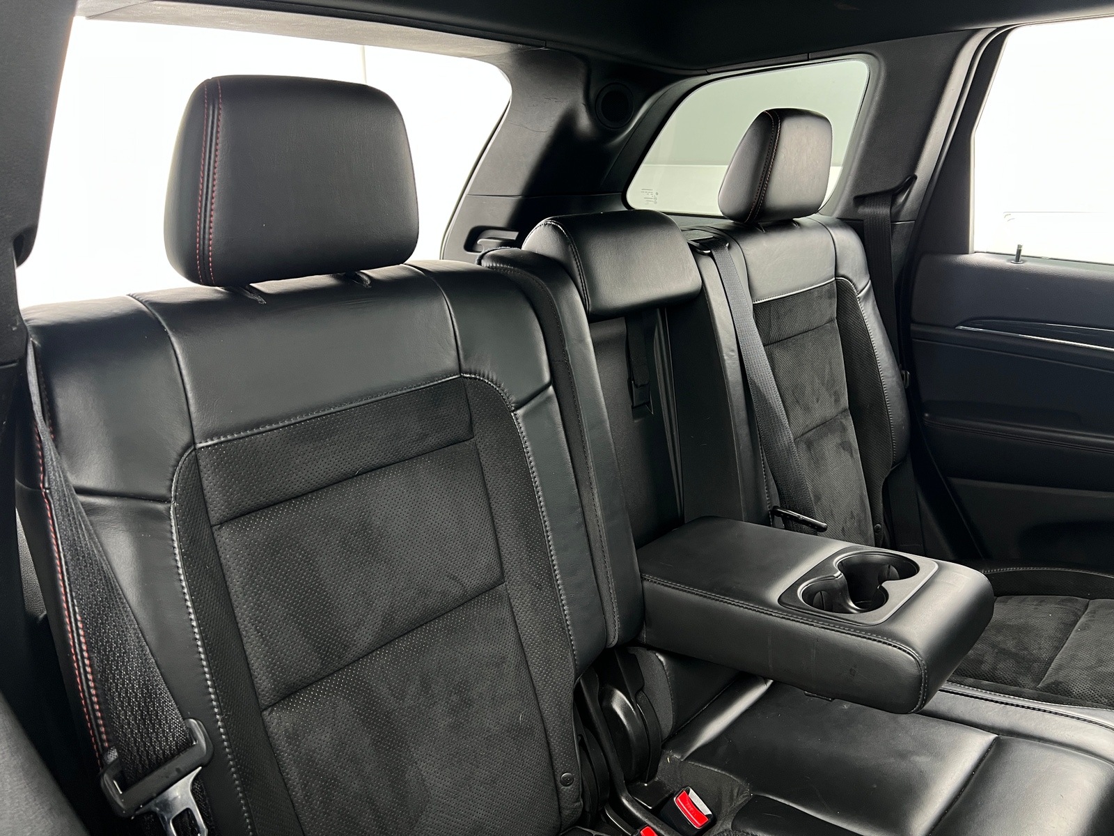Thumbnail: 2017 Jeep Grand Cherokee - 5