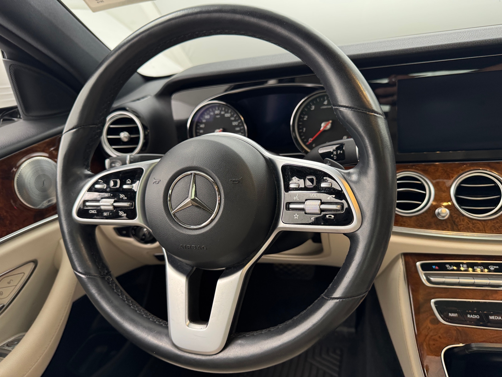 Thumbnail: 2019 Mercedes-Benz E-Class - 4