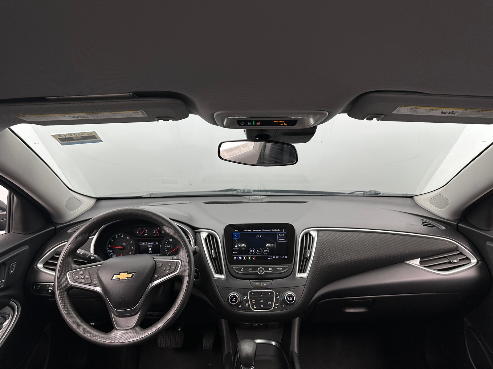 Thumbnail: 2023 Chevrolet Malibu - 3