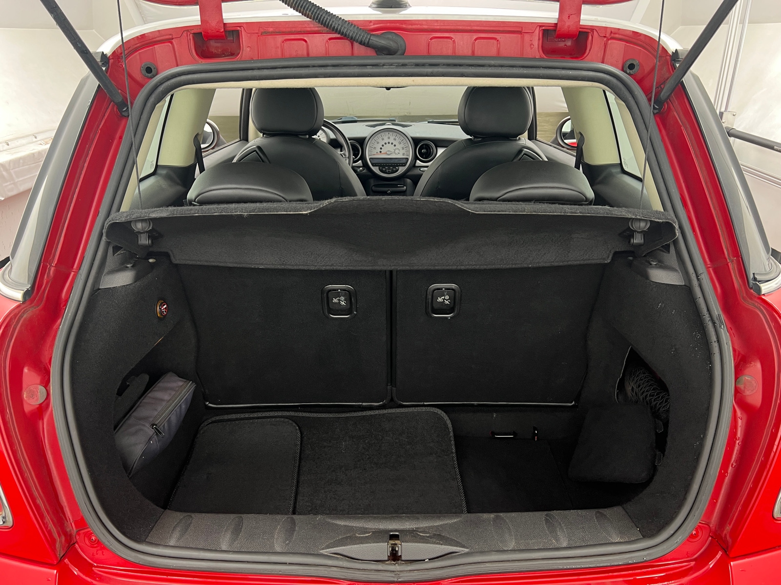 Thumbnail: 2012 MINI Cooper Hardtop - 6