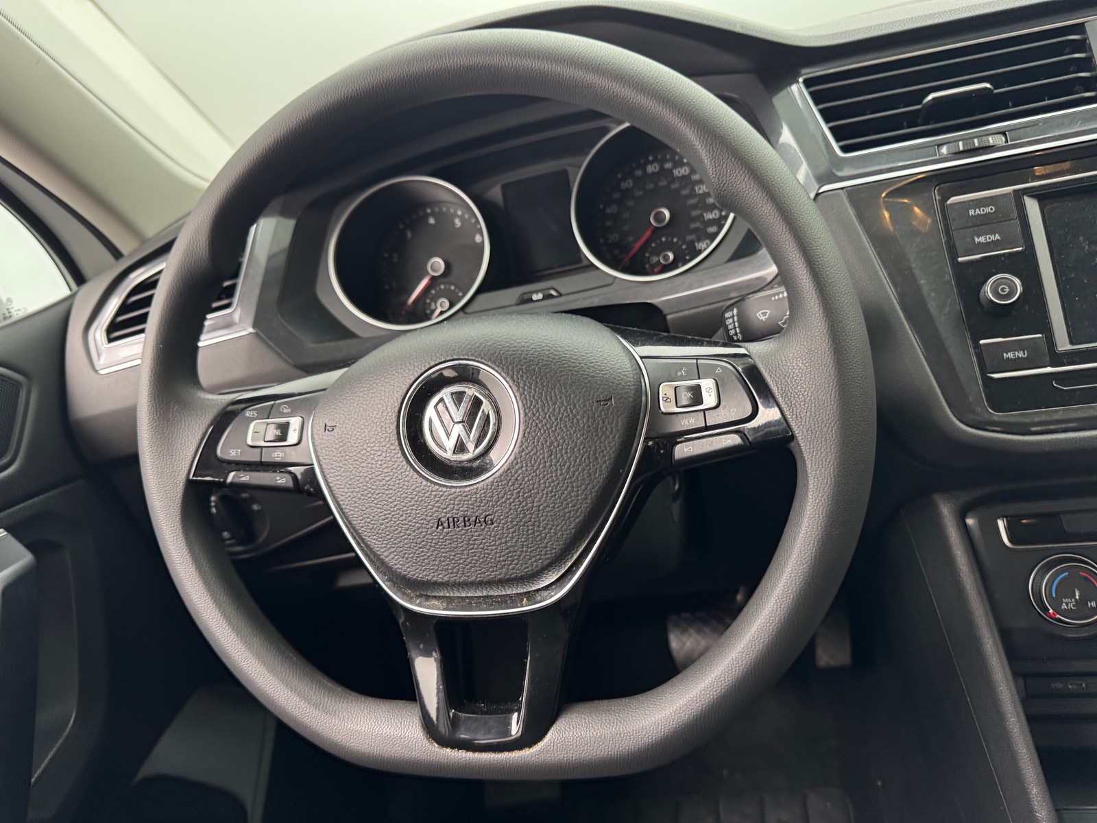 Thumbnail: 2021 Volkswagen Tiguan - 5