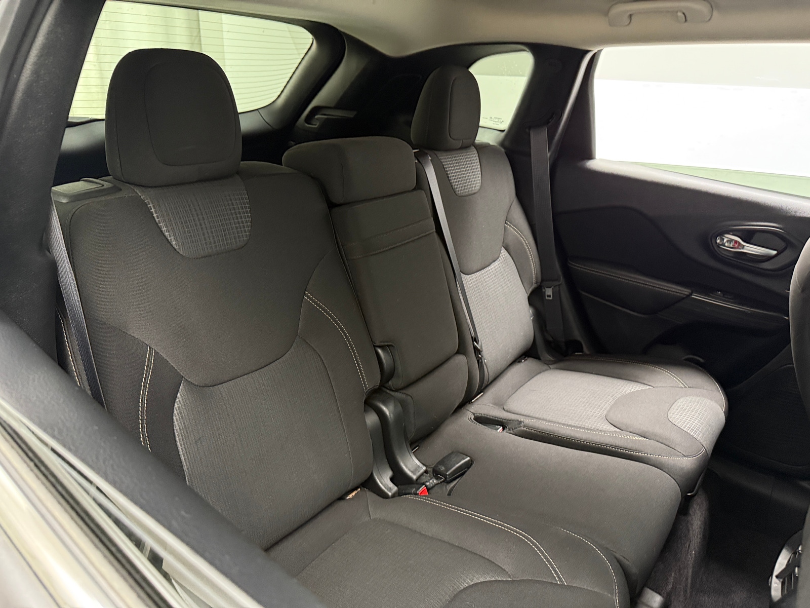 Thumbnail: 2016 Jeep Cherokee - 6