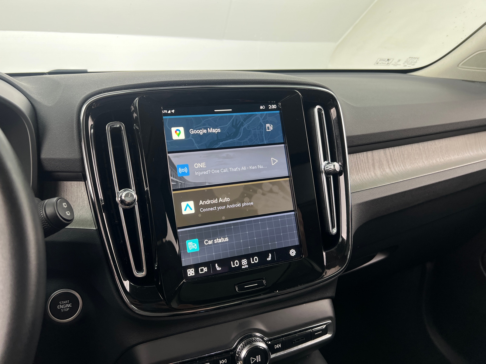 Thumbnail: 2025 Volvo XC40 - 3