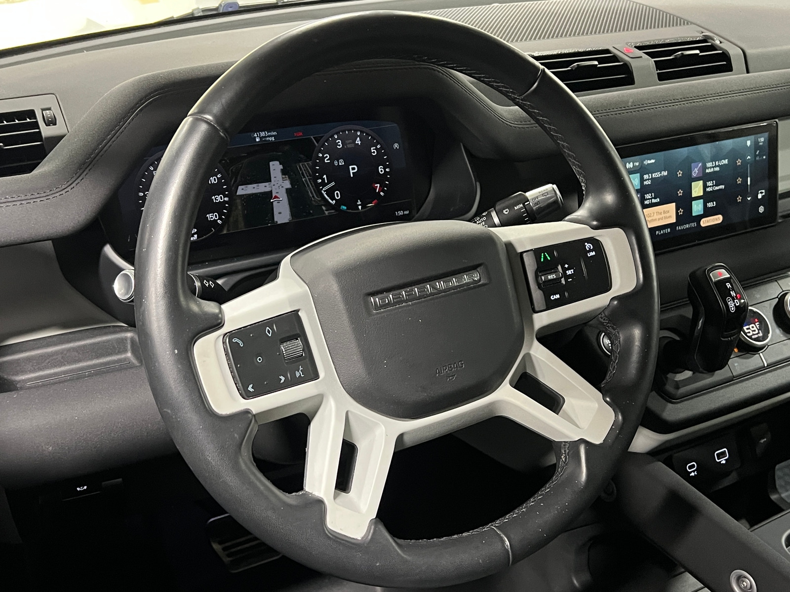 Thumbnail: 2020 Land Rover Defender - 4