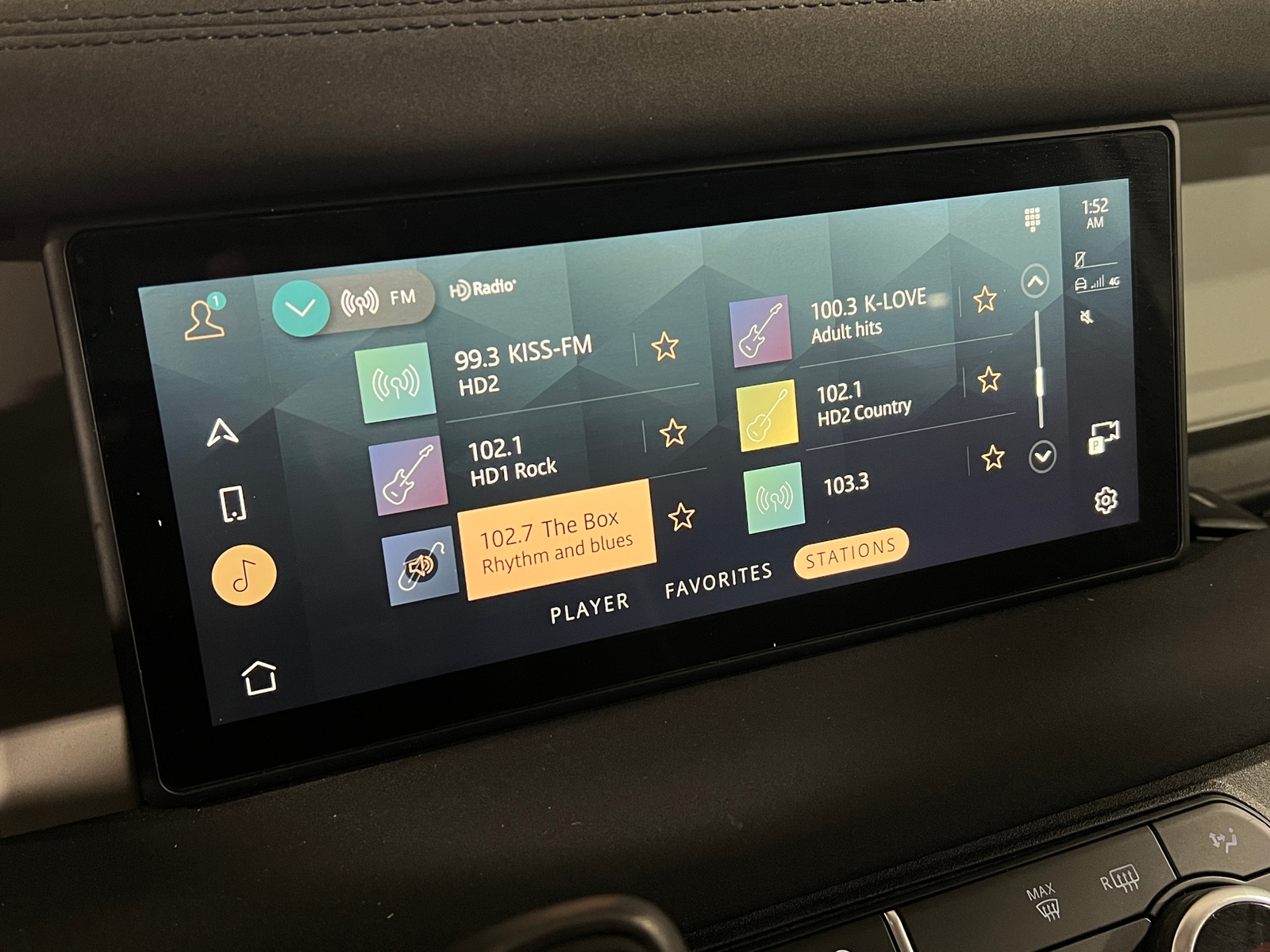 Thumbnail: 2020 Land Rover Defender - 3