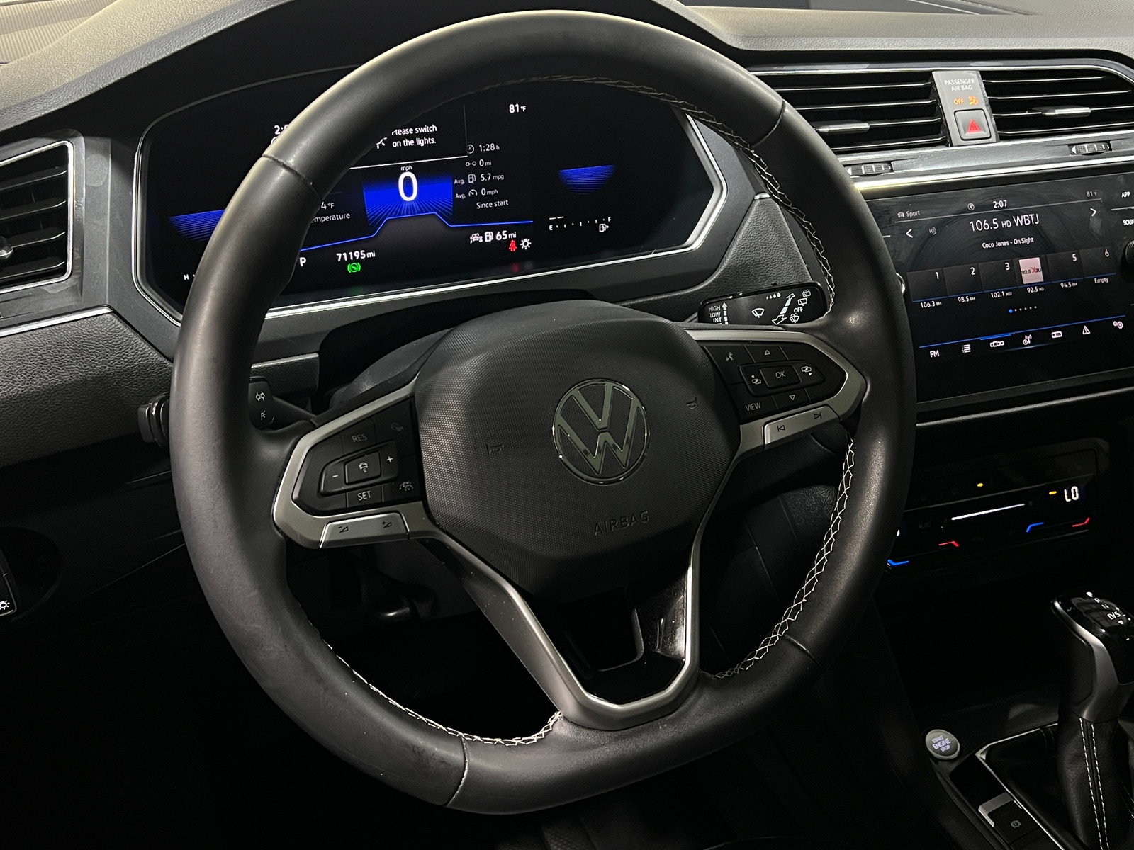 Thumbnail: 2022 Volkswagen Tiguan - 4