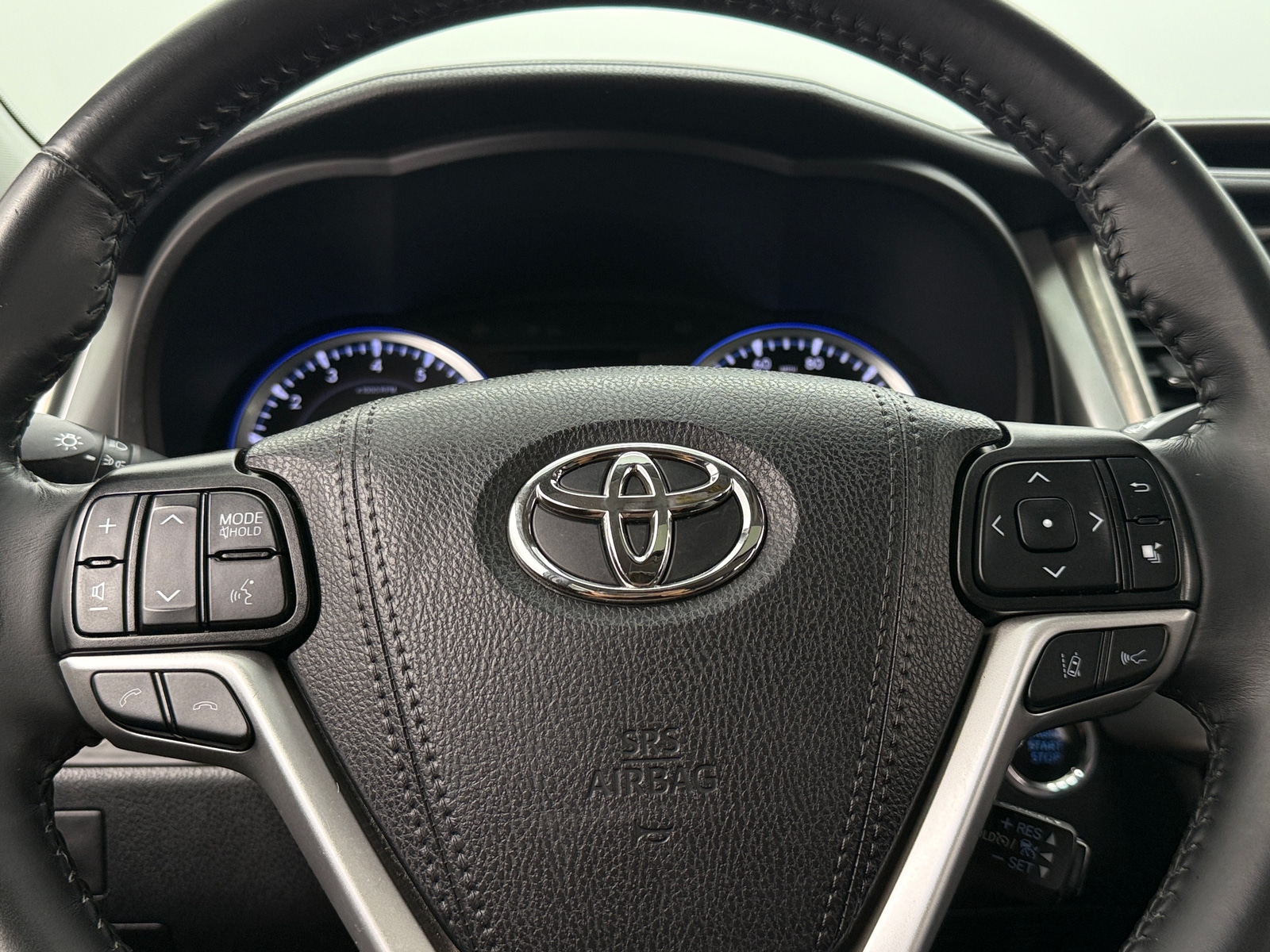 Thumbnail: 2019 Toyota Highlander - 4